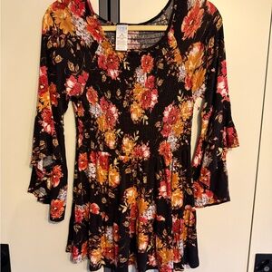 Time and Tru Black Floral Long Sleeve Smocked Tunic